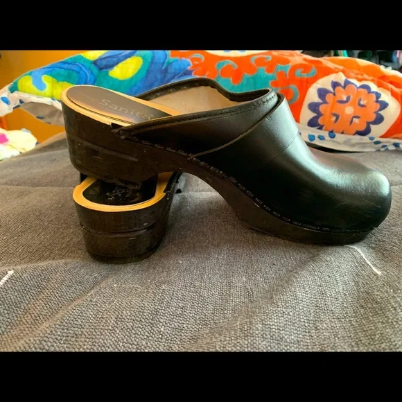 Sanita clogs hotsell size 40
